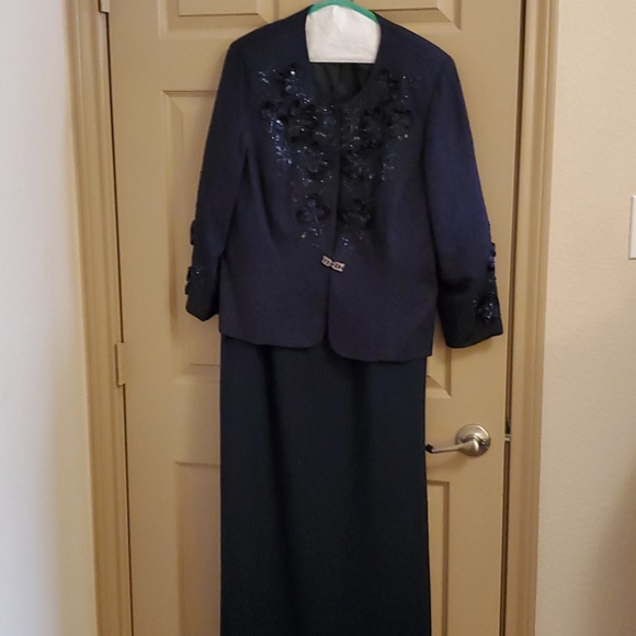 Formal Dress Suit - Picture 1 of 1